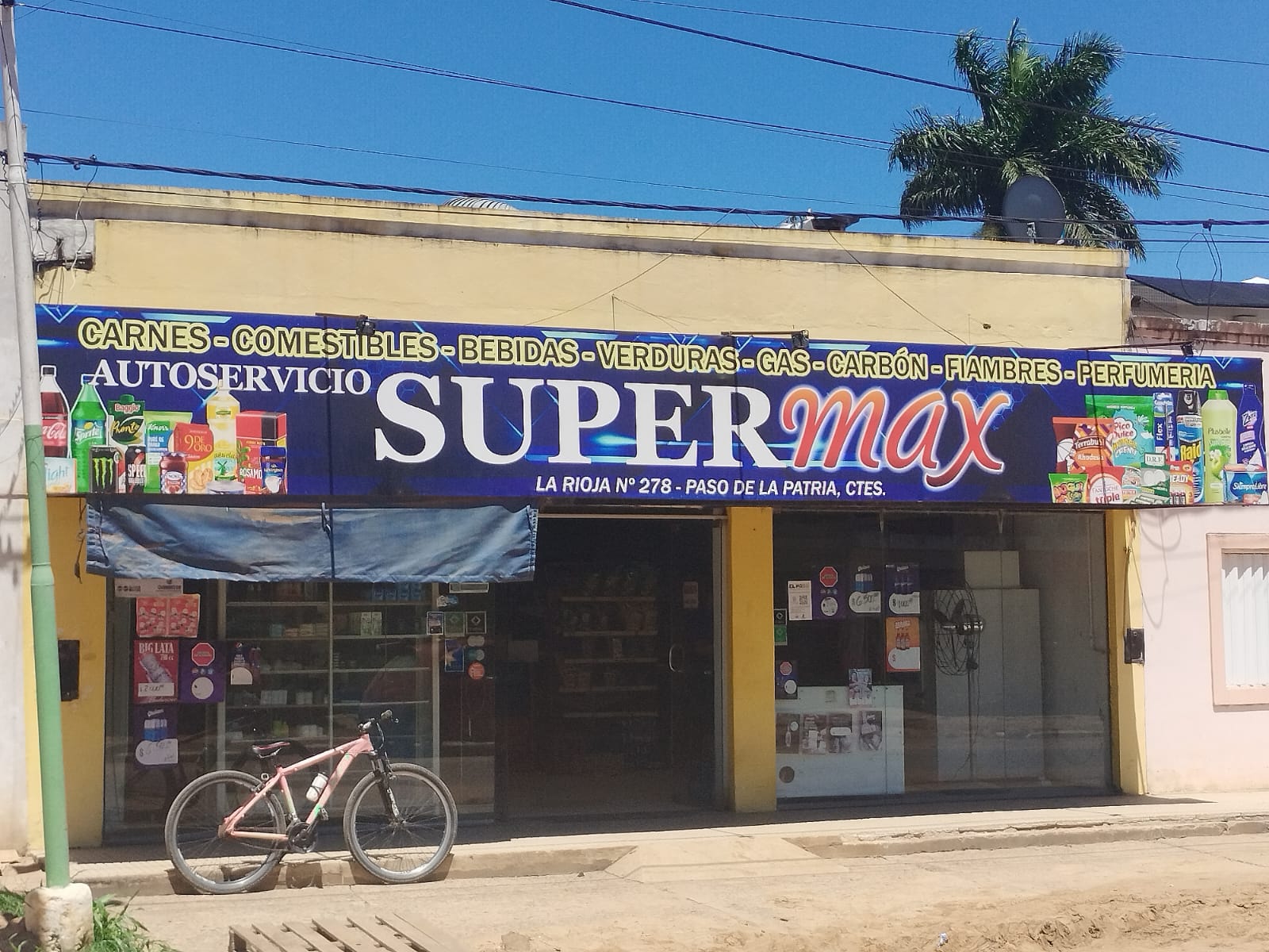 SUPERMERCADOS: Autoservicio Super Max