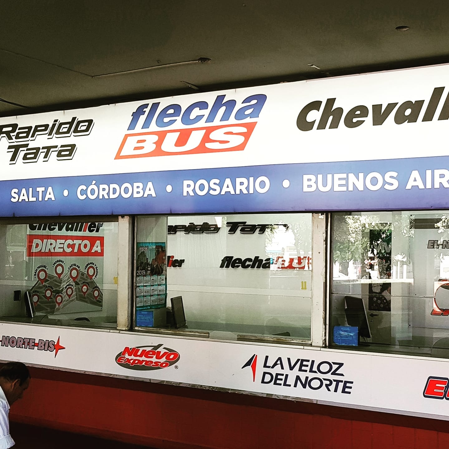 TERMINAL DE ÓMNIBUS: Boleteria Corrientes 