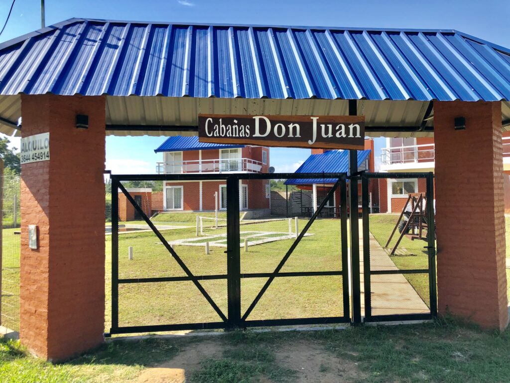ALOJAMIENTO: CABAÑAS DON JUAN