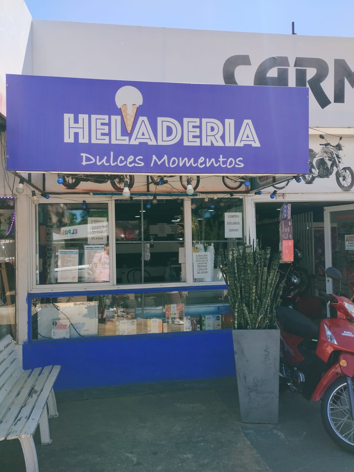 HELADERIA: Dulces Momentos