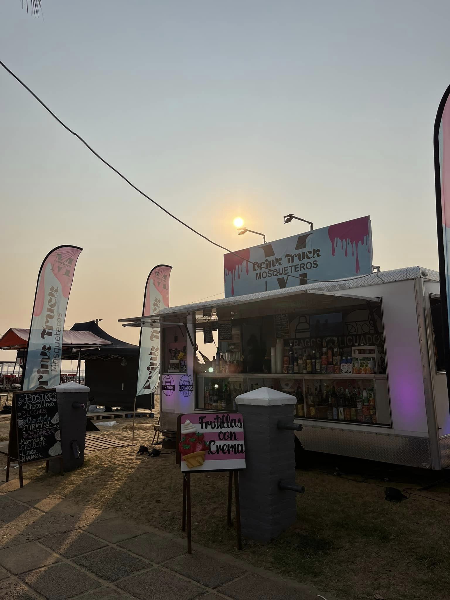 BAR: Los Mosqueteros Drink Truck