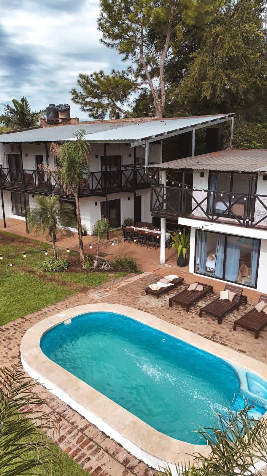 ALOJAMIENTO: TATA Hotel & Lodging