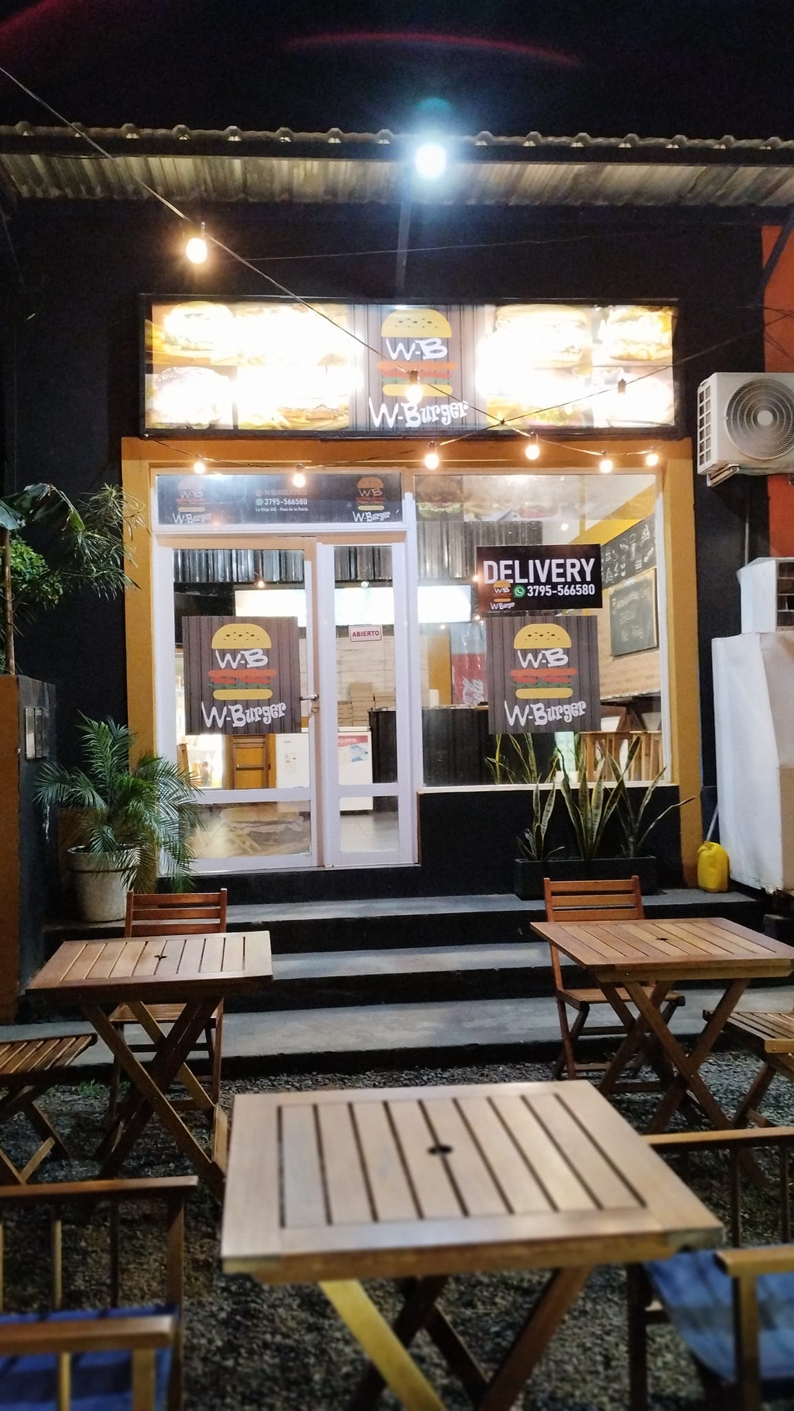 DELIVERY: W Burger